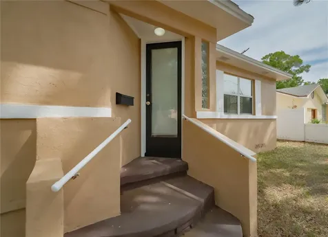 6465 1st Avenue S St Petersburg FL 33707