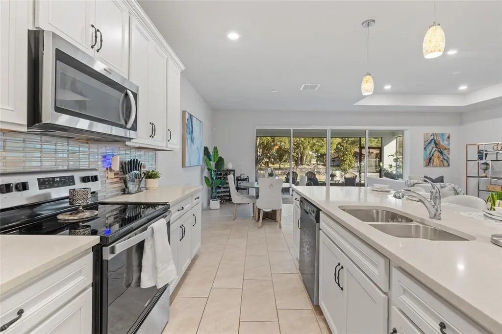 6248 Bradford Woods Drive Zephyrhills FL 33542