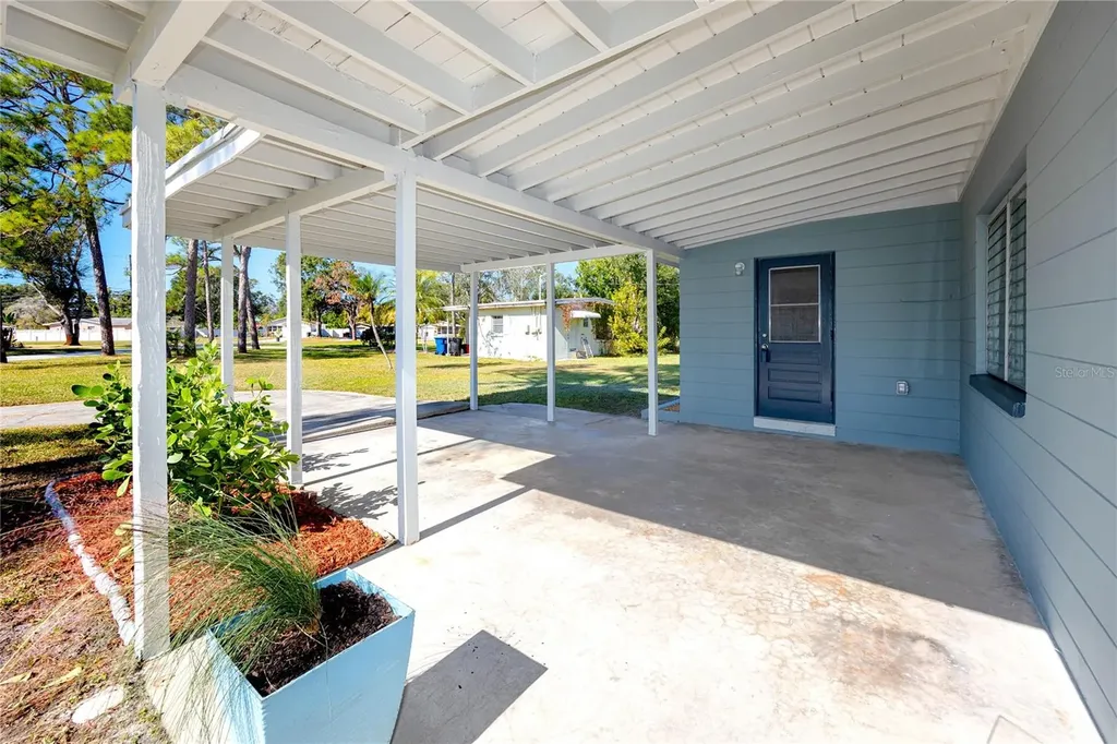 647 Garland Street N St Petersburg FL 33703