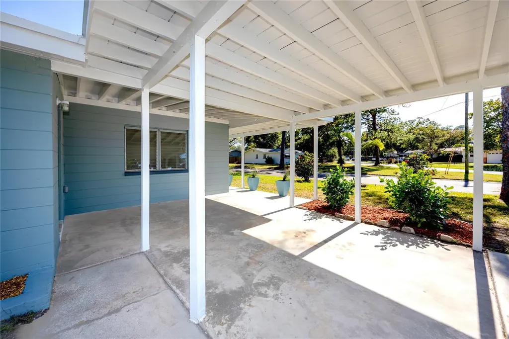 647 Garland Street N St Petersburg FL 33703