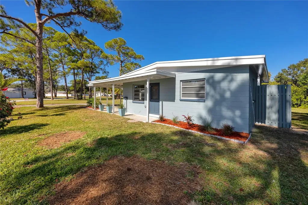 647 Garland Street N St Petersburg FL 33703