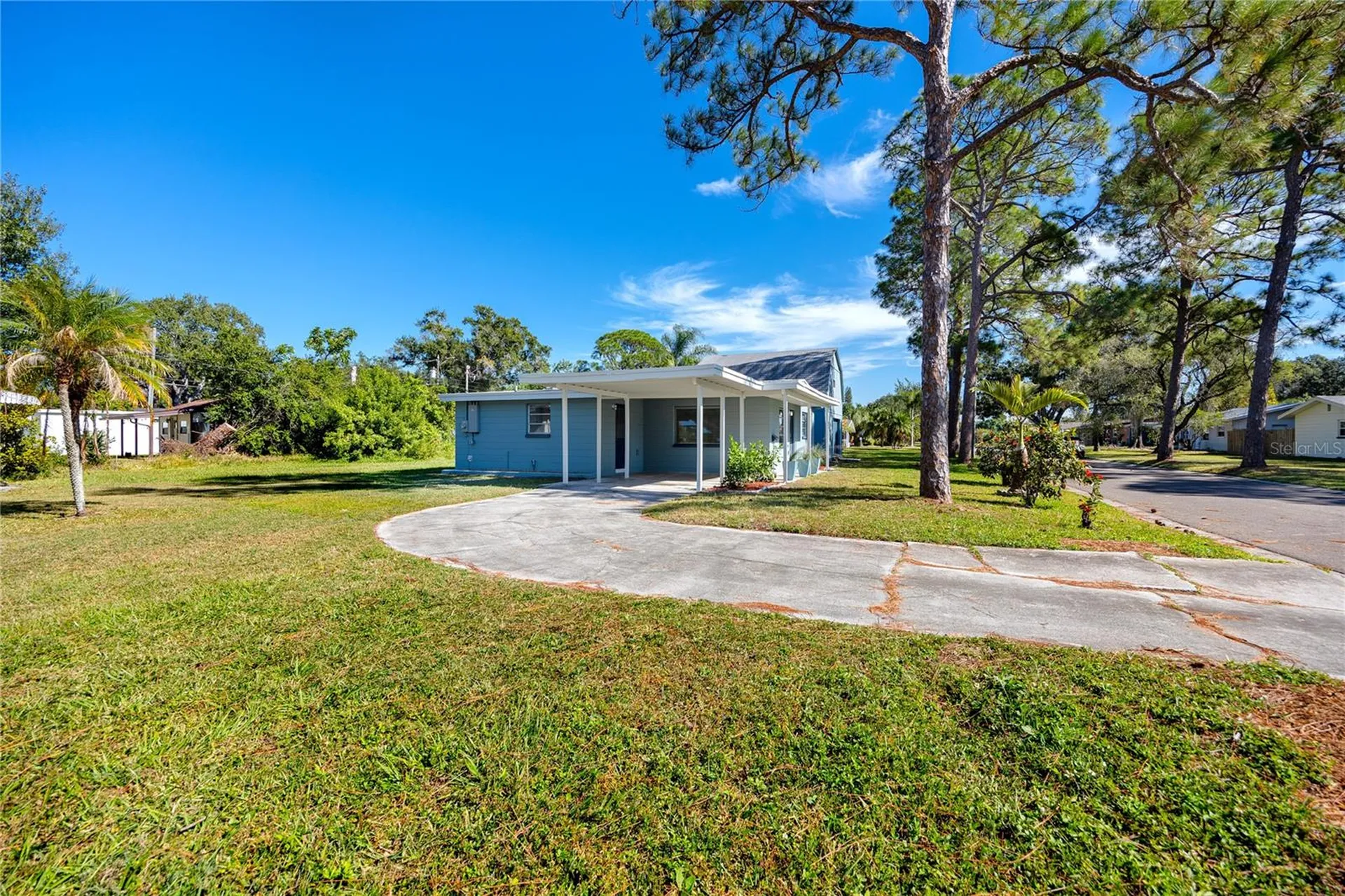 647 Garland Street N St Petersburg FL 33703