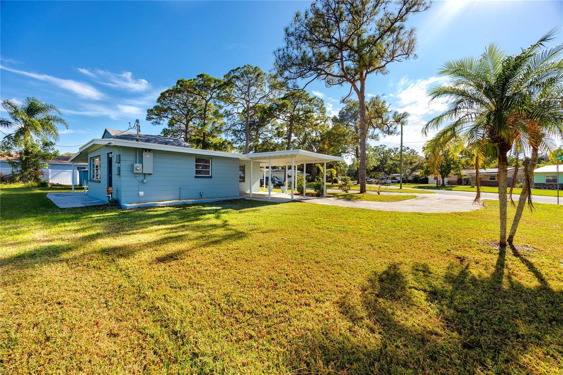 647 Garland Street N St Petersburg FL 33703