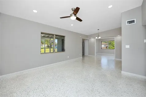 647 Garland Street N St Petersburg FL 33703