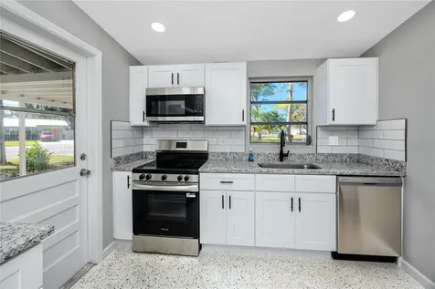 647 Garland Street N St Petersburg FL 33703