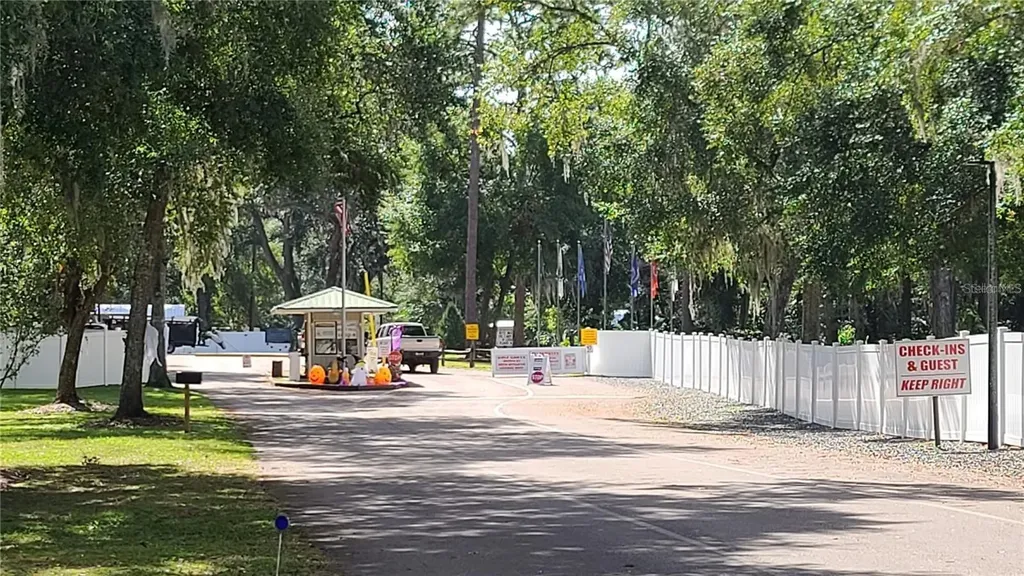 25205 NE 142nd Street Salt Springs FL 32134