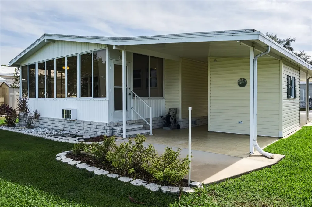 8206 Marie Lane Ellenton FL 34222