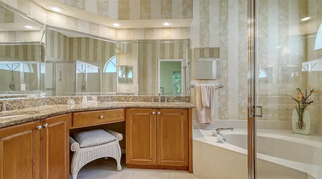8875 Macgregor Lane Sarasota FL 34238
