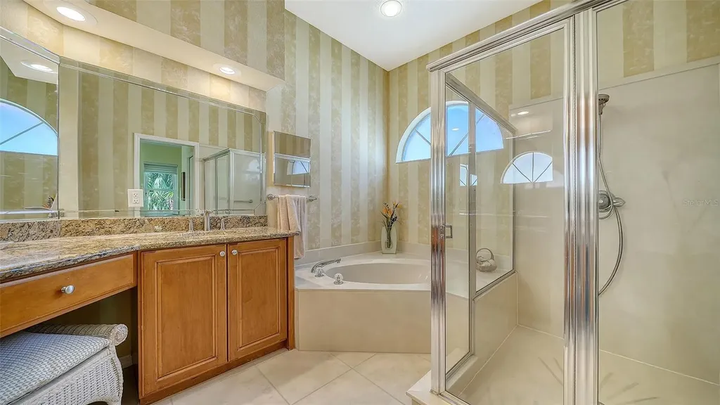 8875 Macgregor Lane Sarasota FL 34238