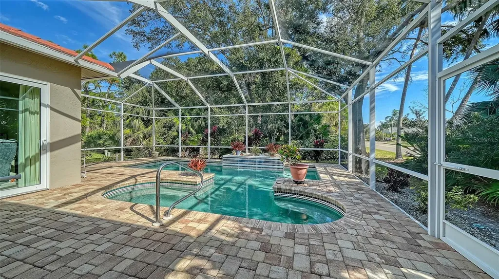 8875 Macgregor Lane Sarasota FL 34238