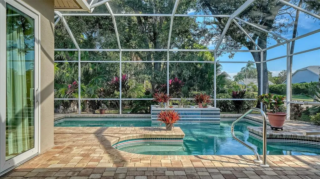 8875 Macgregor Lane Sarasota FL 34238