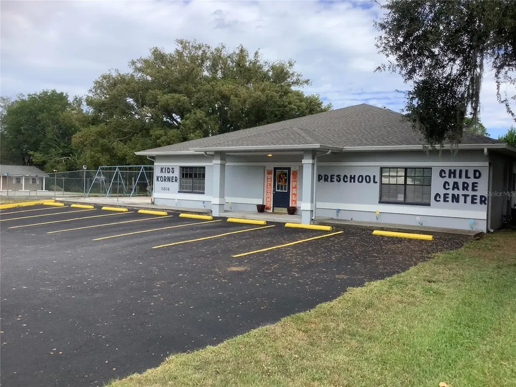 5814 8th Street Zephyrhills FL 33542