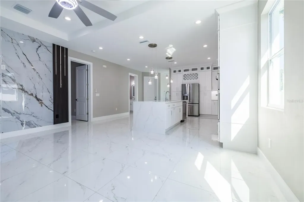 4006 W La Salle Street Tampa FL 33607