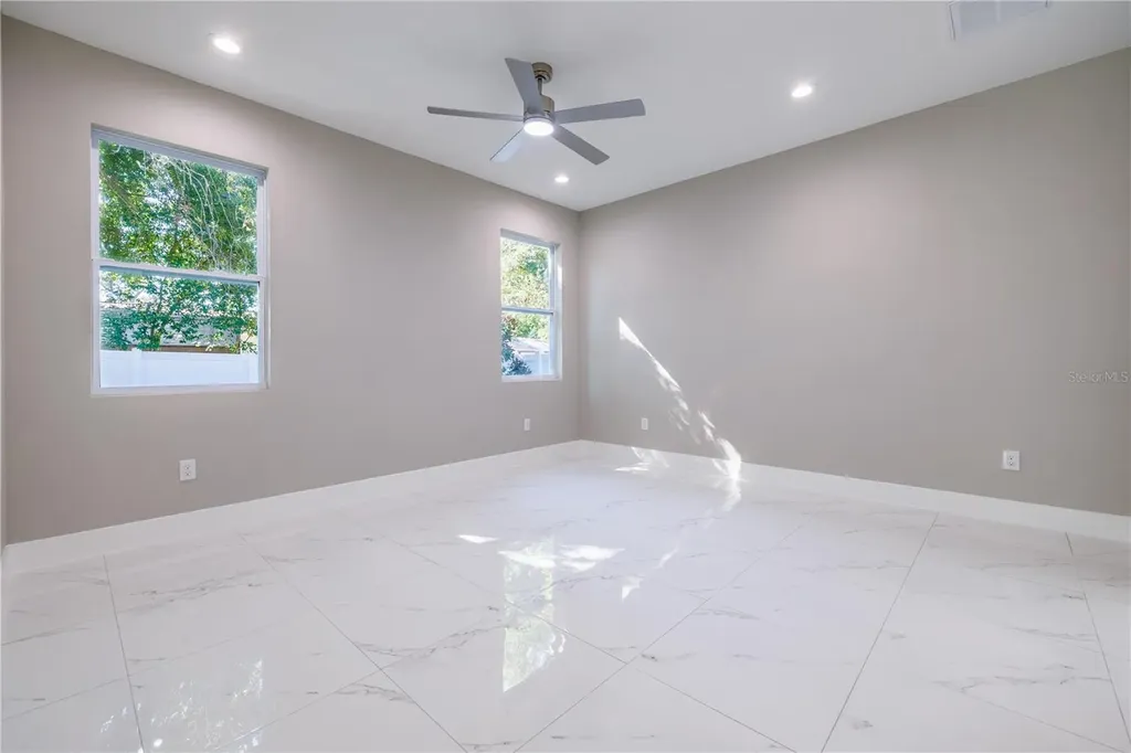 4006 W La Salle Street Tampa FL 33607