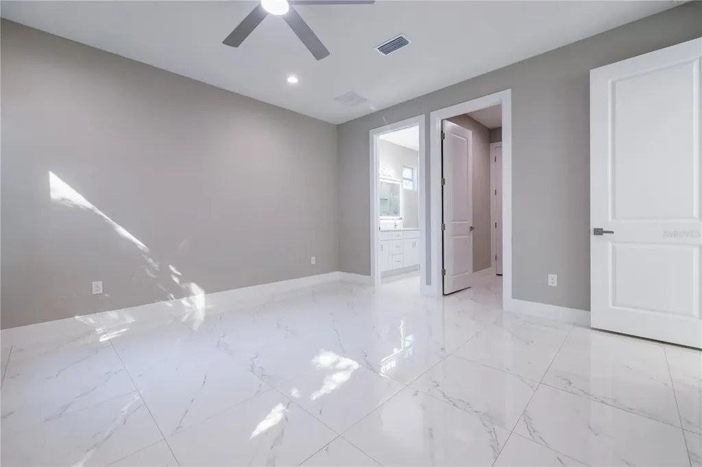 4006 W La Salle Street Tampa FL 33607