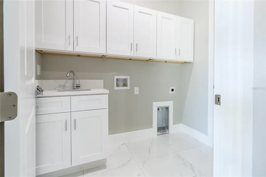 4006 W La Salle Street Tampa FL 33607