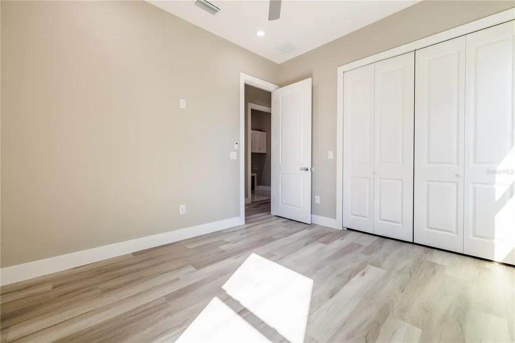 4006 W La Salle Street Tampa FL 33607