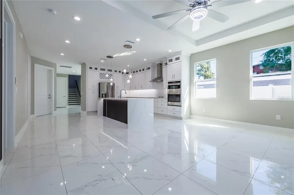 4006 W La Salle Street Tampa FL 33607