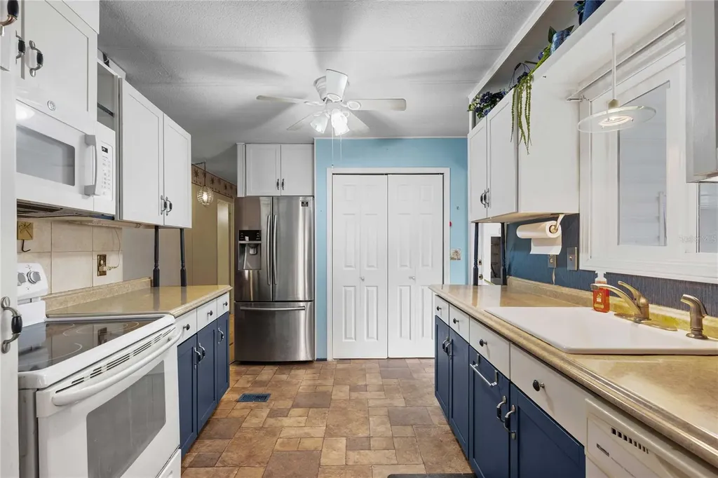 37136 8th Avenue Zephyrhills FL 33542