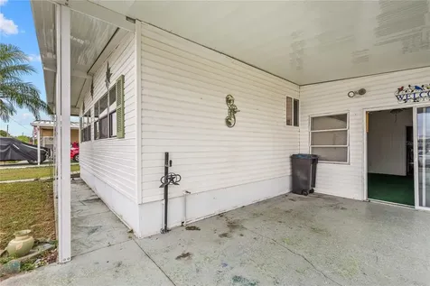 37136 8th Avenue Zephyrhills FL 33542