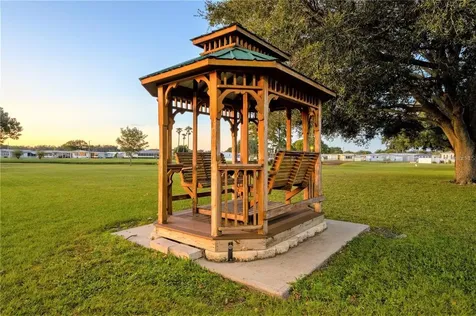 37136 8th Avenue Zephyrhills FL 33542