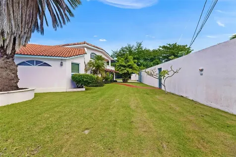 23 Casa Canal Rincon PR 00677