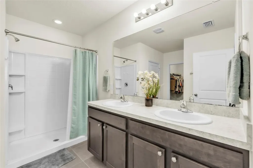 9527 Sunstone Boulevard Thonotosassa FL 33592