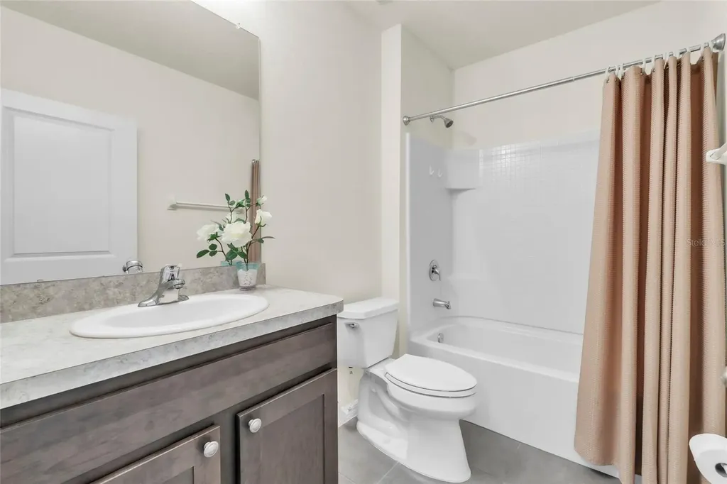9527 Sunstone Boulevard Thonotosassa FL 33592