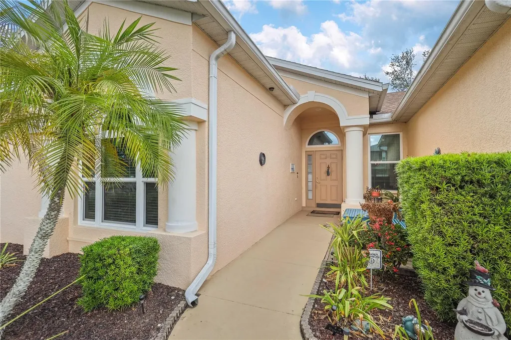 5724 43rd Court E Bradenton FL 34203