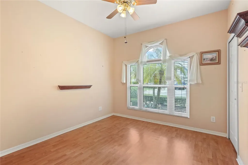 5724 43rd Court E Bradenton FL 34203