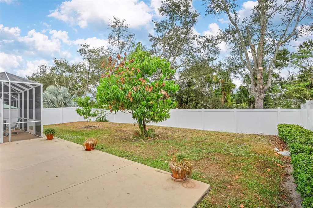5724 43rd Court E Bradenton FL 34203