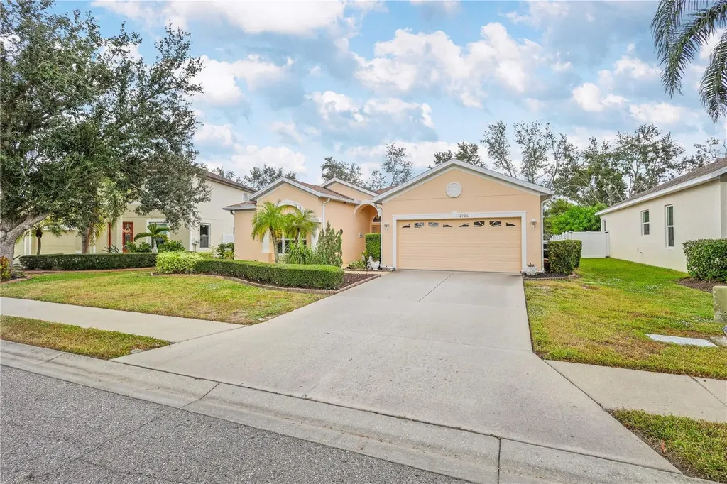 5724 43rd Court E Bradenton FL 34203