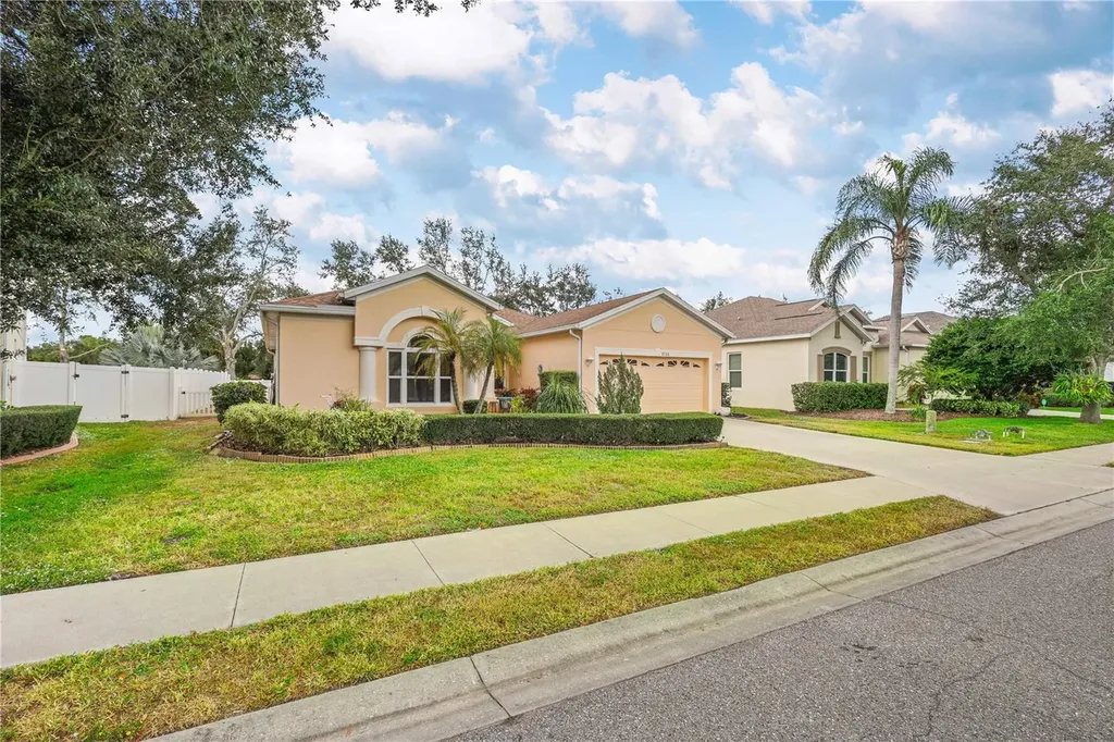5724 43rd Court E Bradenton FL 34203