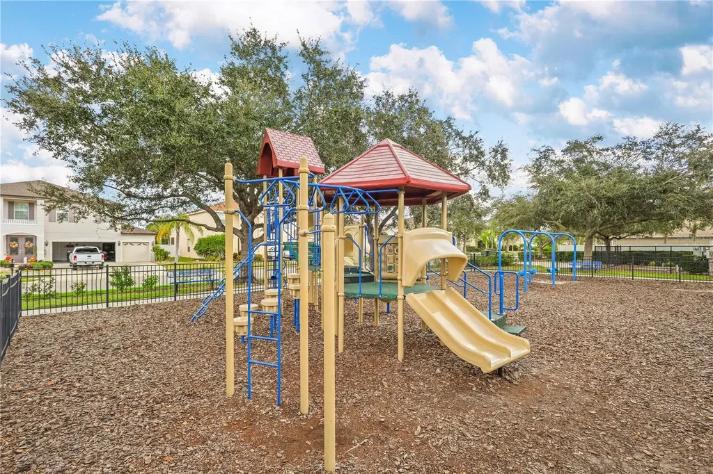 5724 43rd Court E Bradenton FL 34203