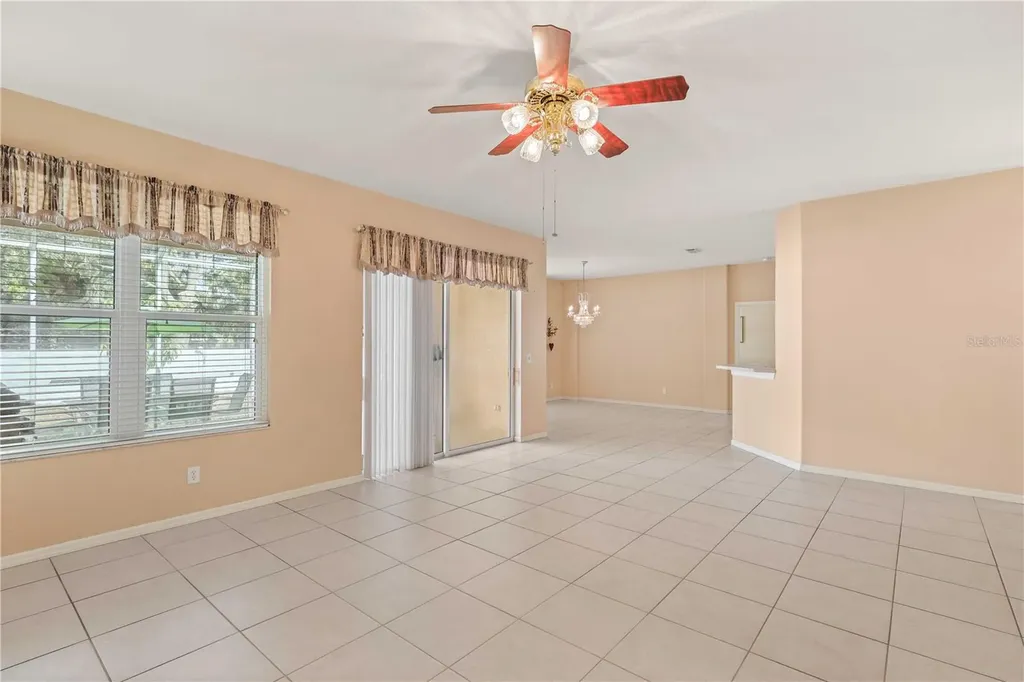 5724 43rd Court E Bradenton FL 34203