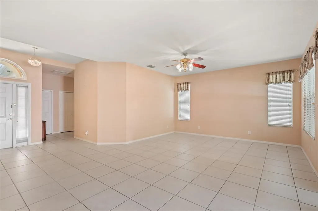 5724 43rd Court E Bradenton FL 34203