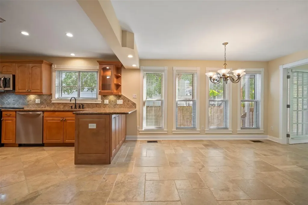 5512 Avenida Del Mare Sarasota FL 34242
