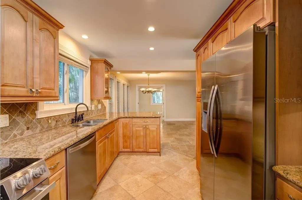 5512 Avenida Del Mare Sarasota FL 34242