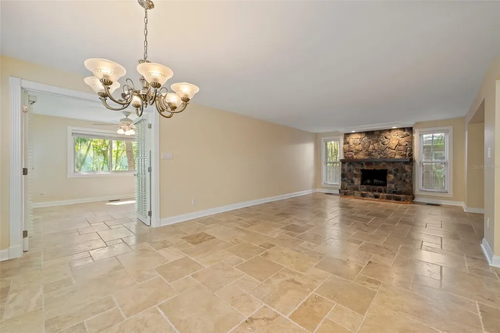 5512 Avenida Del Mare Sarasota FL 34242