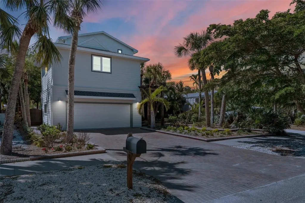 5512 Avenida Del Mare Sarasota FL 34242