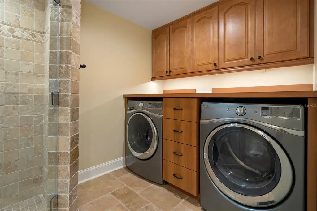 5512 Avenida Del Mare Sarasota FL 34242