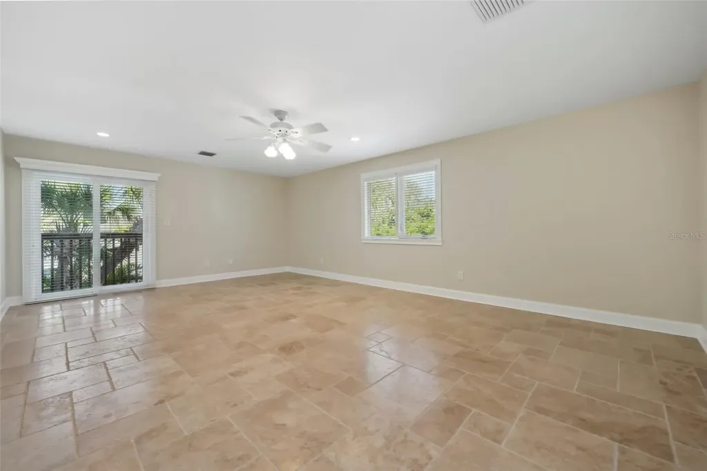 5512 Avenida Del Mare Sarasota FL 34242