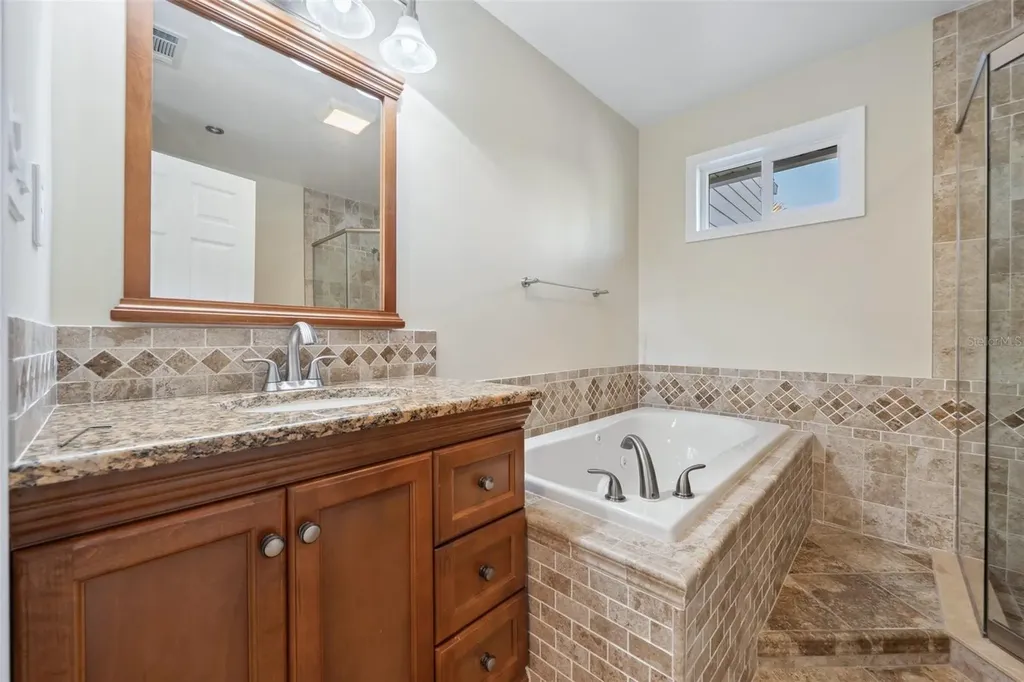 5512 Avenida Del Mare Sarasota FL 34242