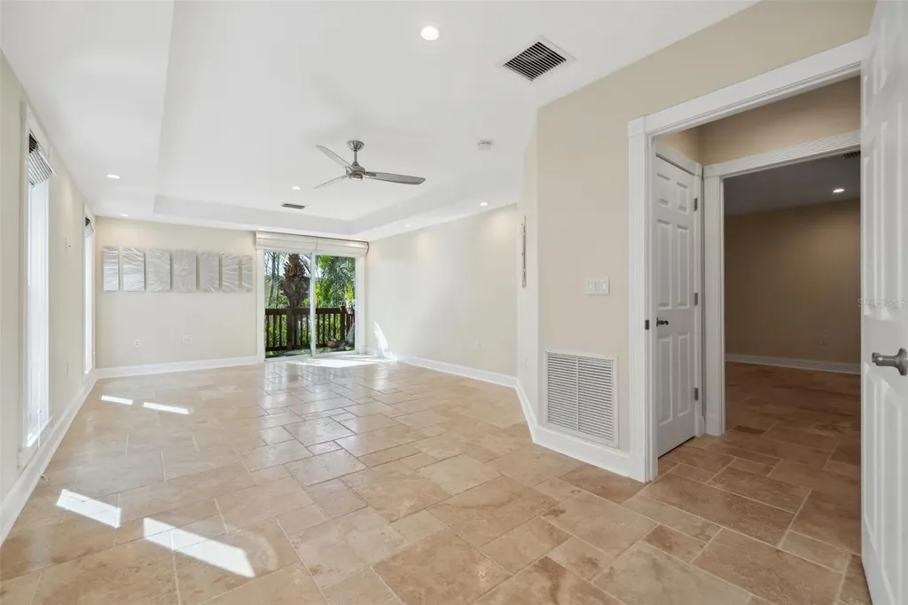 5512 Avenida Del Mare Sarasota FL 34242