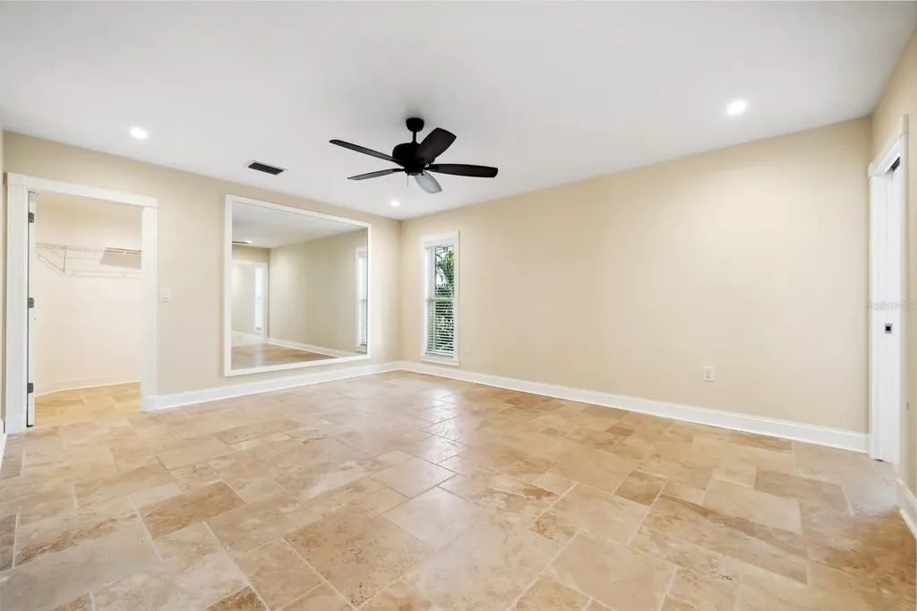 5512 Avenida Del Mare Sarasota FL 34242
