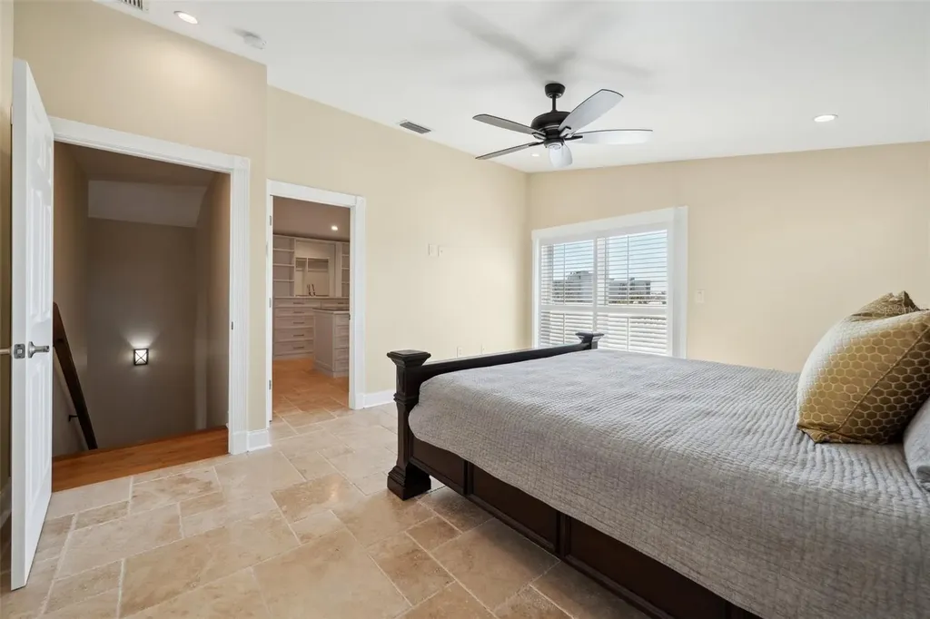 5512 Avenida Del Mare Sarasota FL 34242