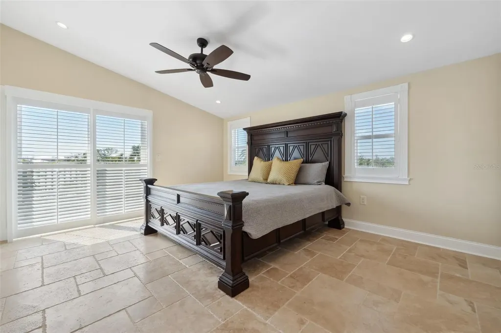 5512 Avenida Del Mare Sarasota FL 34242