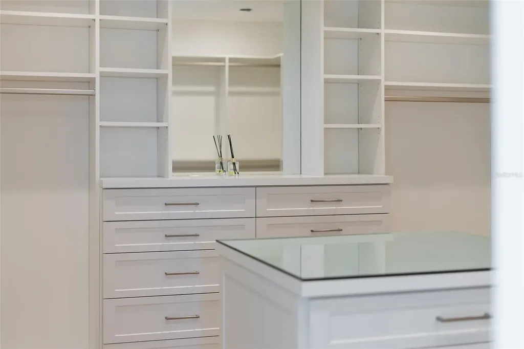 5512 Avenida Del Mare Sarasota FL 34242