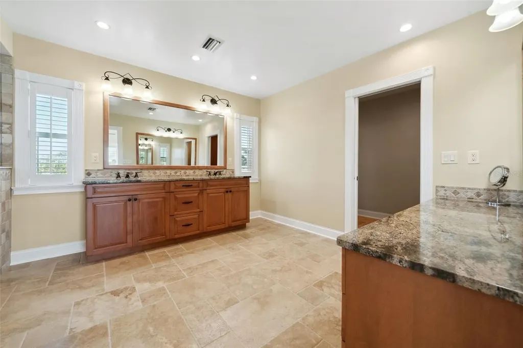 5512 Avenida Del Mare Sarasota FL 34242