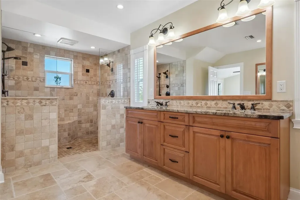 5512 Avenida Del Mare Sarasota FL 34242